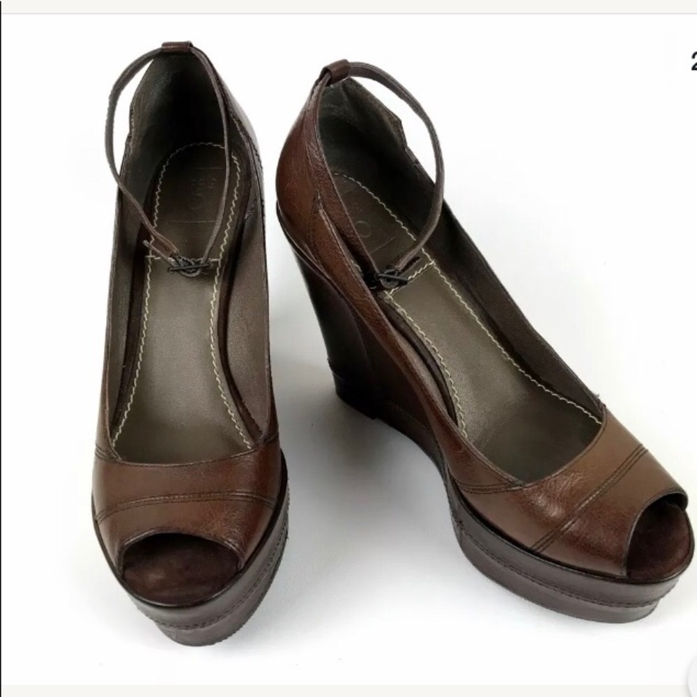 Bacio 61 Notizia Platform Heels size 9